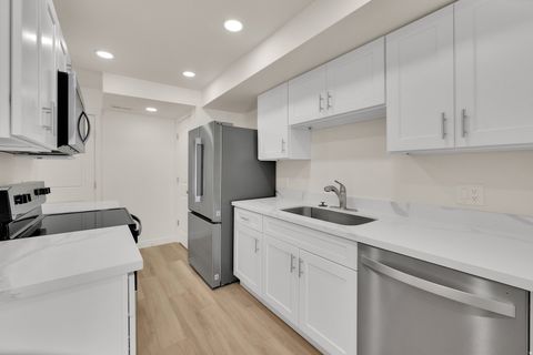 Tiny photo for 7873 S CHADBOURNE DR #B, Cottonwood Heights, UT 84121 (MLS # 2149801)