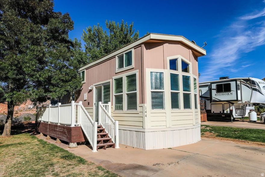 Looking for a place to crash between adventures? This 1-bedroom + loft getaway in Canyons RV Resort is your red-rock HQ. It's on a private street with easy access off SR-9, and minutes from Sand Hollow, Zion, and more golf courses than you'll ever play. Inside you've got a cozy setup-open living area, full kitchen, private bedroom, and a loft for guests, gear, or just hiding from your to-do list. Perfect for living small, renting big, or escaping the ordinary. Adventure, income, and simplicity-all in one sweet spot.