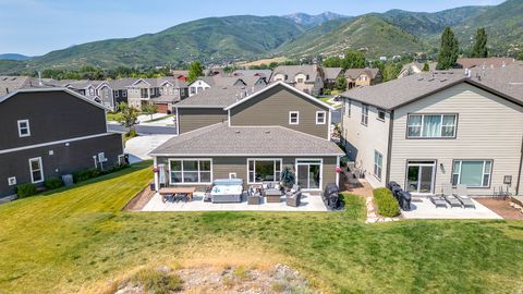 Tiny photo for 1126 N SPRINGER VIEW LOOP, Midway, UT 84049 (MLS # 2134325)