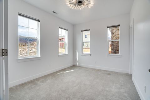 Tiny photo for 1126 N SPRINGER VIEW LOOP, Midway, UT 84049 (MLS # 2134325)