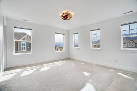 Tiny photo for 1126 N SPRINGER VIEW LOOP, Midway, UT 84049 (MLS # 2134325)