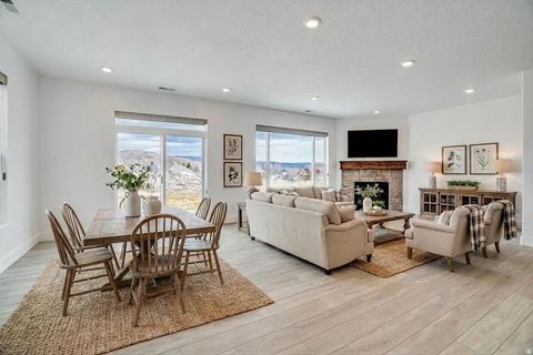Tiny photo for 1126 N SPRINGER VIEW LOOP, Midway, UT 84049 (MLS # 2134325)