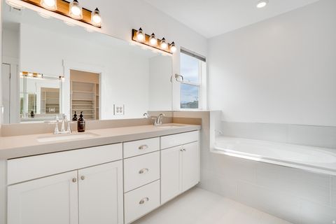 Tiny photo for 1126 N SPRINGER VIEW LOOP, Midway, UT 84049 (MLS # 2134325)