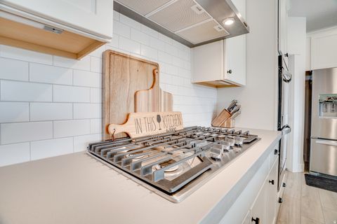 Tiny photo for 1126 N SPRINGER VIEW LOOP, Midway, UT 84049 (MLS # 2134325)