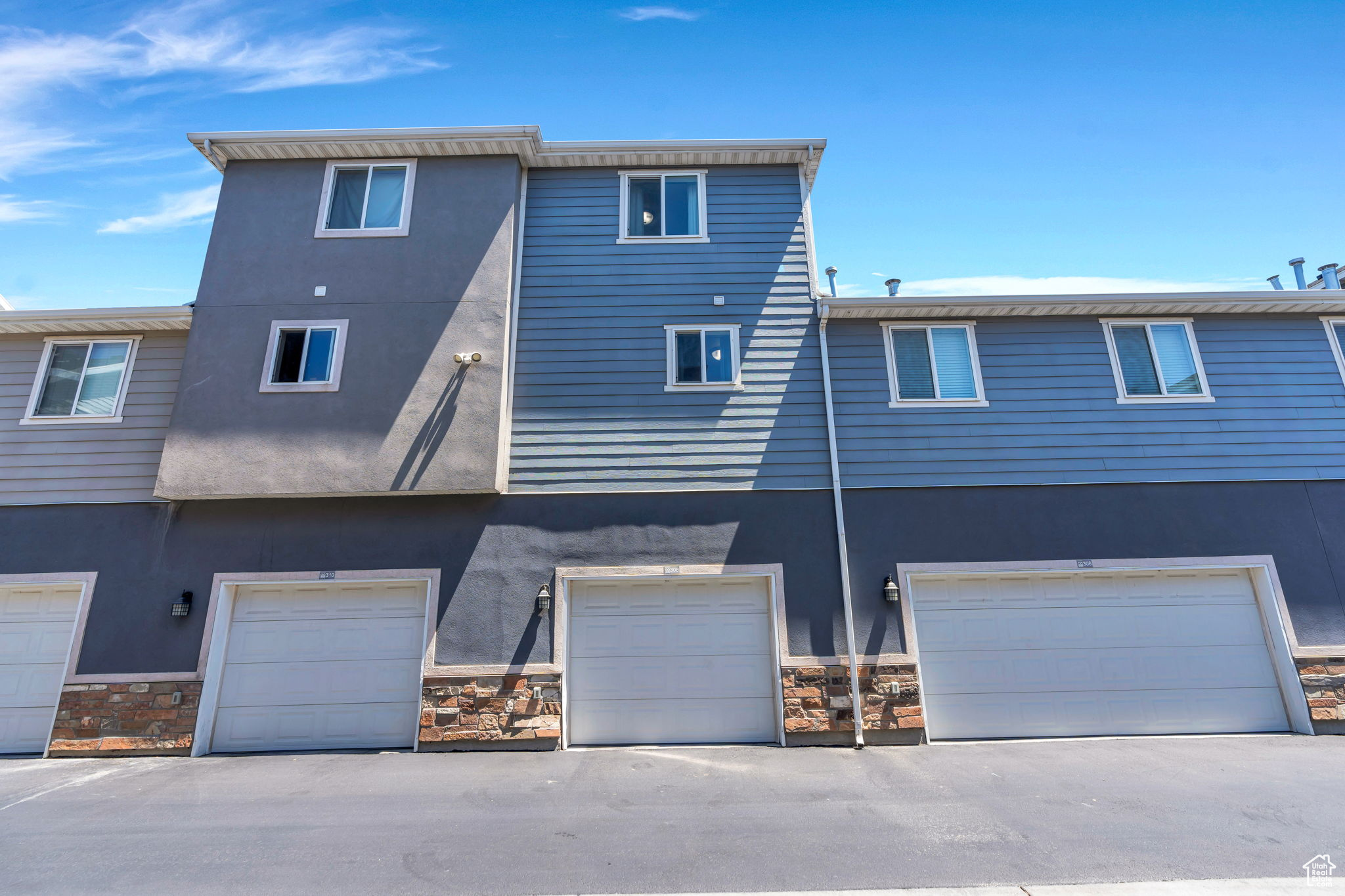 EDGEWATER - Residential