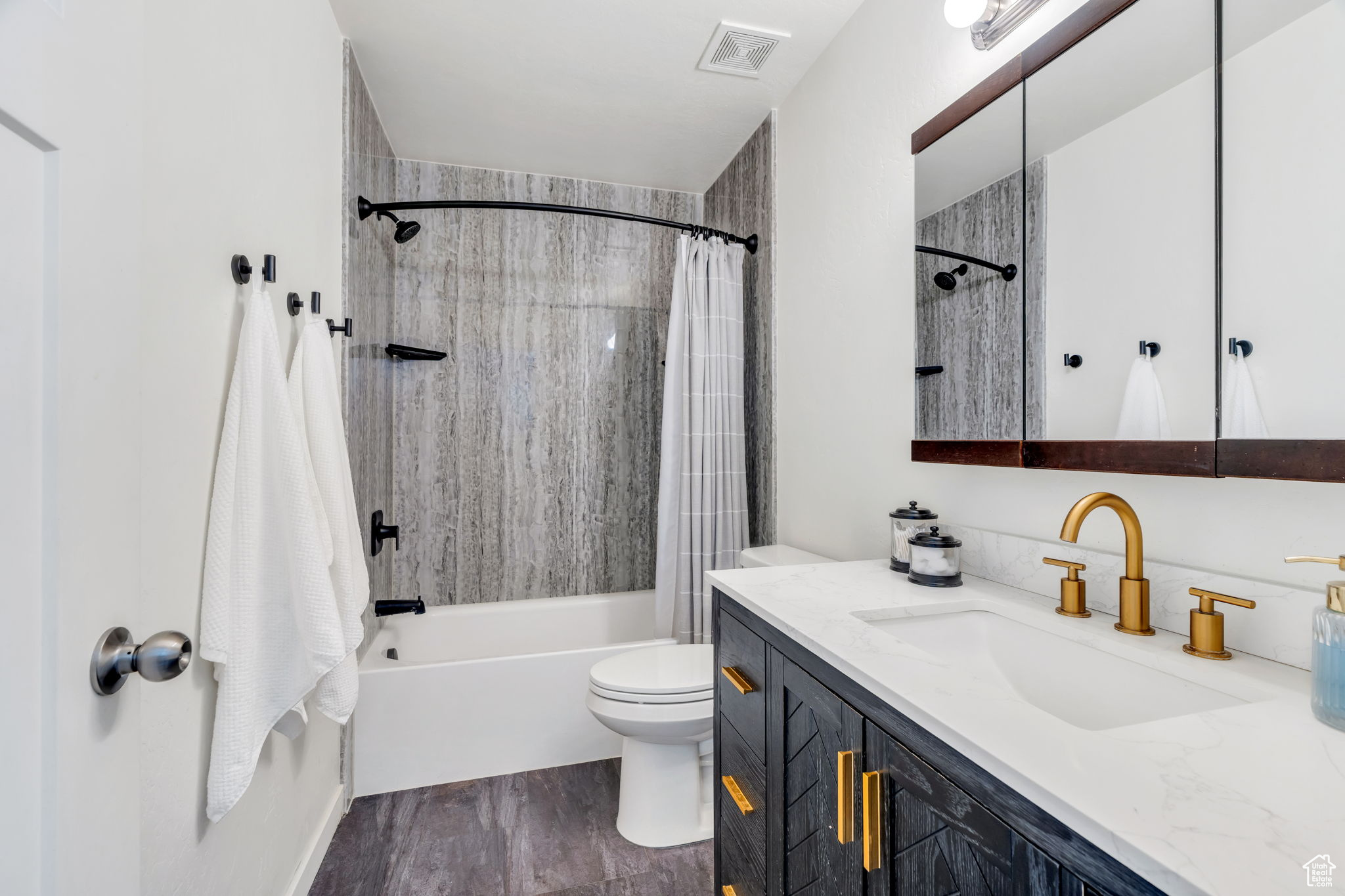 EDGEWATER - Residential
