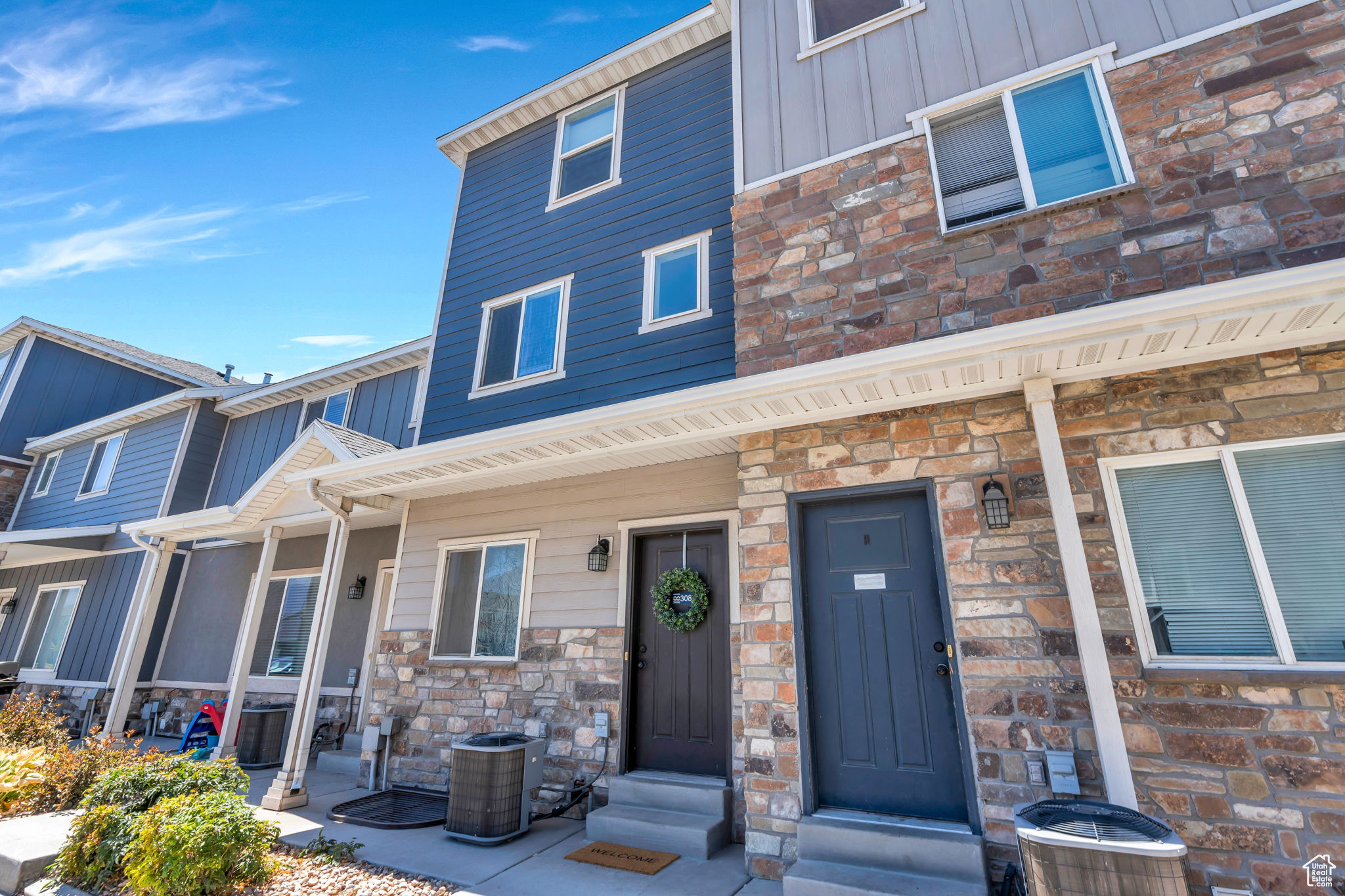 EDGEWATER - Residential