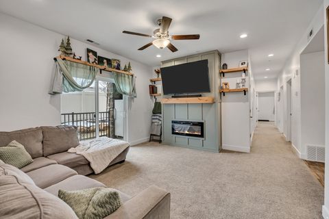 Photo of 67 S 300 W, Santaquin, UT 84655 (MLS # 2142886)