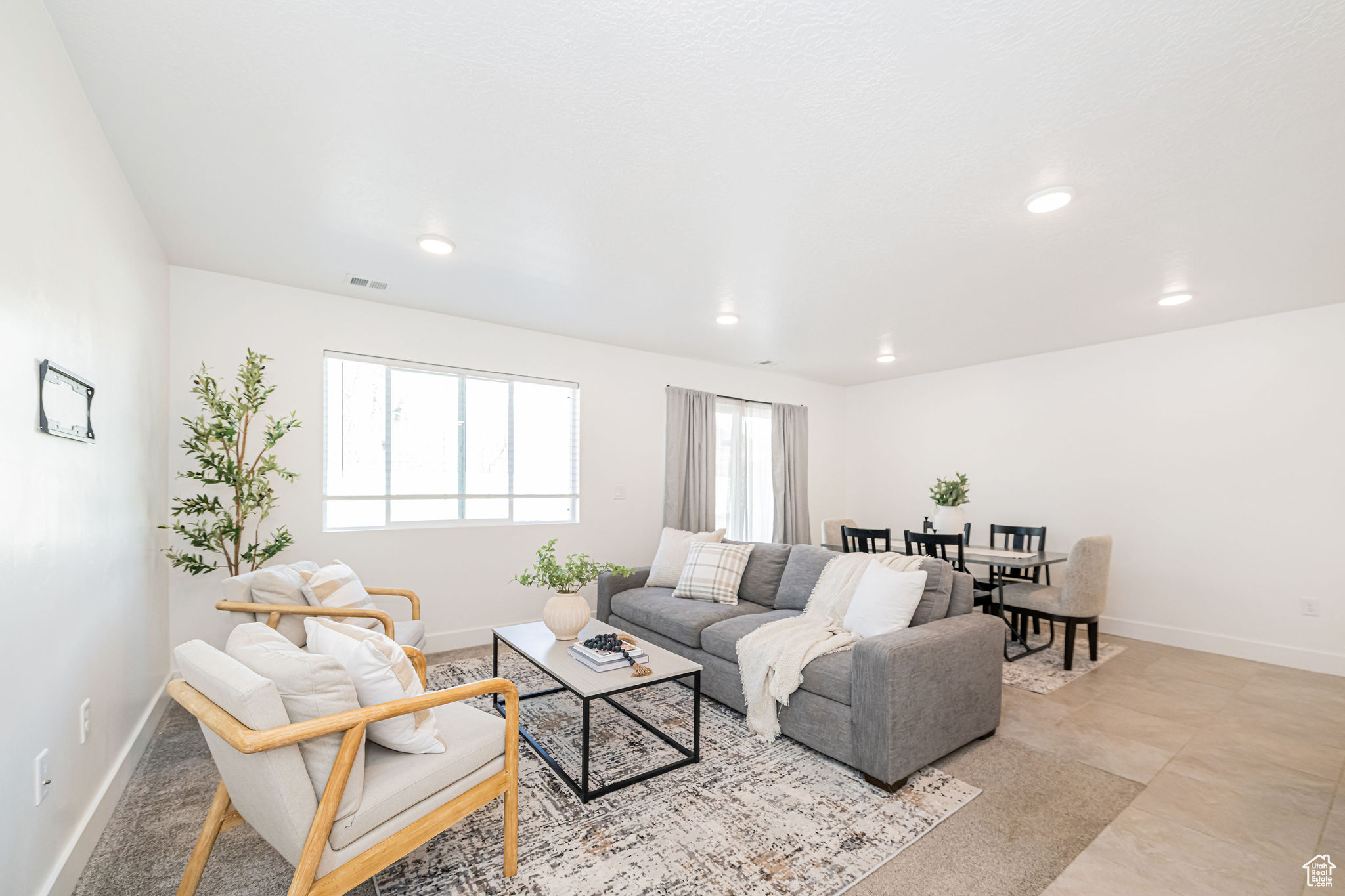 6466 S Aspen Ln, South Weber, Utah image 9