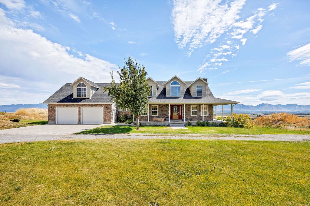 Photo of 7197 W 2100 N, Petersboro, UT 84325 (MLS # 2180129)