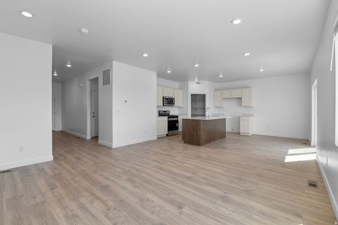 Tiny photo for 209 E LEVENGROVE DR #177, Lehi, UT 84048 (MLS # 2120138)
