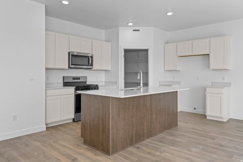 Tiny photo for 209 E LEVENGROVE DR #177, Lehi, UT 84048 (MLS # 2120138)