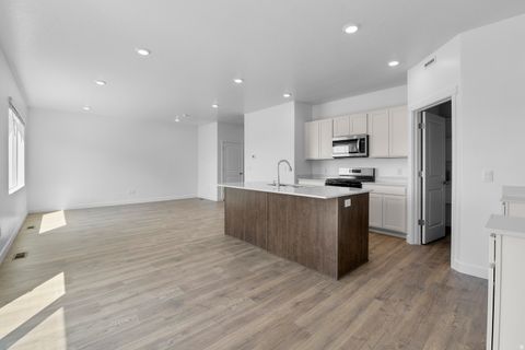 Tiny photo for 209 E LEVENGROVE DR #177, Lehi, UT 84048 (MLS # 2120138)