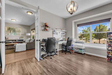 Tiny photo for 10498 S BROOKLYN VIEW LANE CIR W, South Jordan, UT 84095 (MLS # 2158275)