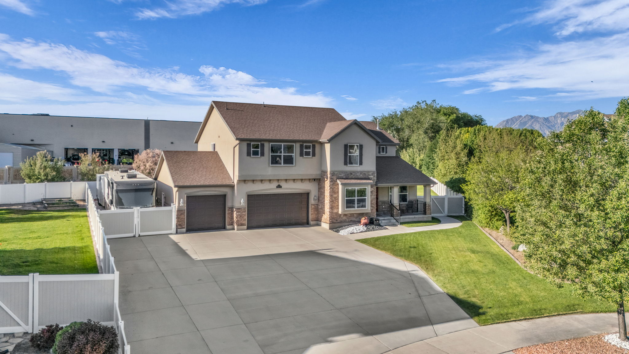 MEADOWS - Residential