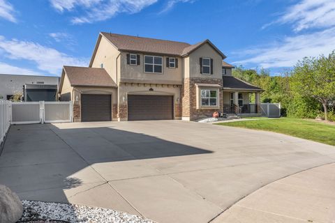 Tiny photo for 10498 S BROOKLYN VIEW LANE CIR W, South Jordan, UT 84095 (MLS # 2158275)