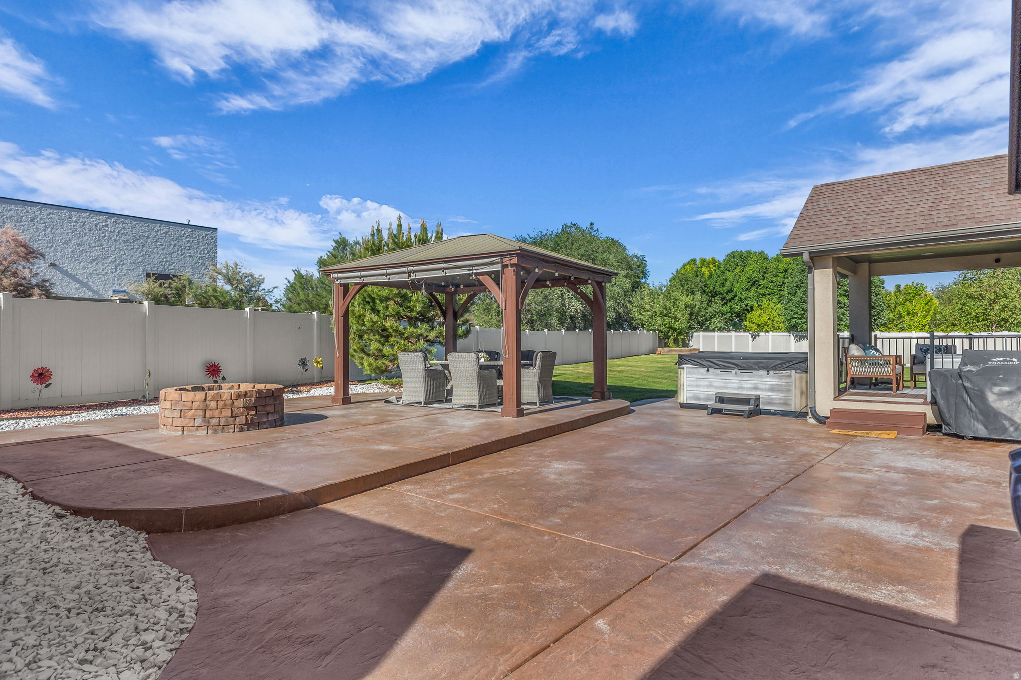 MEADOWS - Residential