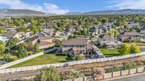 Tiny photo for 10498 S BROOKLYN VIEW LANE CIR W, South Jordan, UT 84095 (MLS # 2158275)