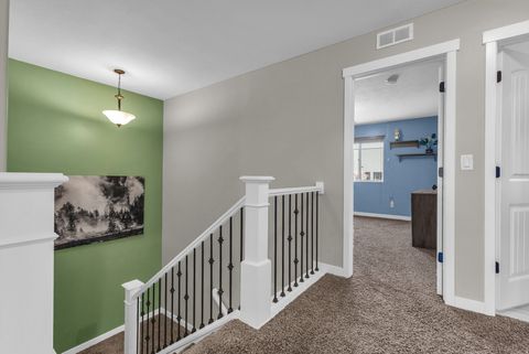 Tiny photo for 10498 S BROOKLYN VIEW LANE CIR W, South Jordan, UT 84095 (MLS # 2158275)