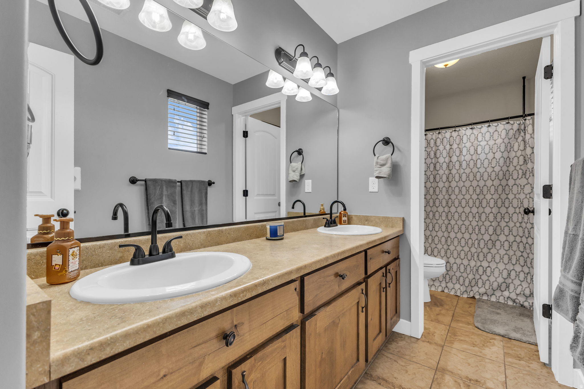 MEADOWS - Residential
