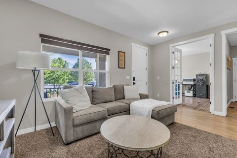 Tiny photo for 10498 S BROOKLYN VIEW LANE CIR W, South Jordan, UT 84095 (MLS # 2158275)
