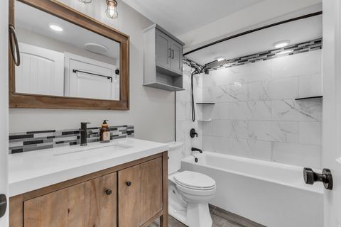 Tiny photo for 10498 S BROOKLYN VIEW LANE CIR W, South Jordan, UT 84095 (MLS # 2158275)