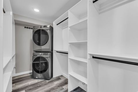 Tiny photo for 10498 S BROOKLYN VIEW LANE CIR W, South Jordan, UT 84095 (MLS # 2158275)