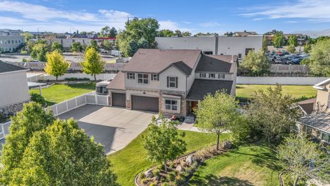 Tiny photo for 10498 S BROOKLYN VIEW LANE CIR W, South Jordan, UT 84095 (MLS # 2158275)