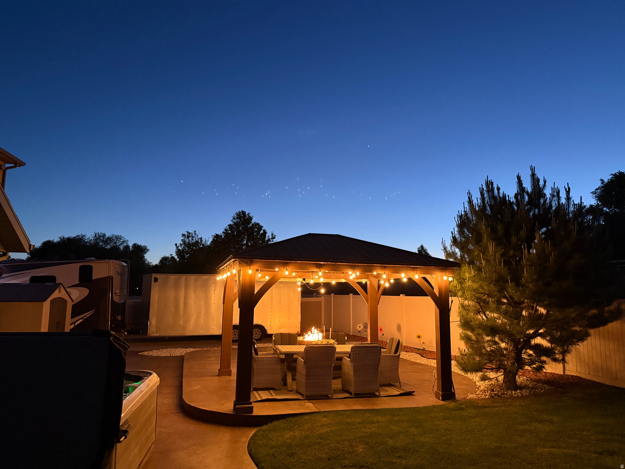 MEADOWS - Residential