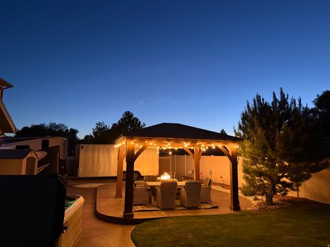 Tiny photo for 10498 S BROOKLYN VIEW LANE CIR W, South Jordan, UT 84095 (MLS # 2158275)