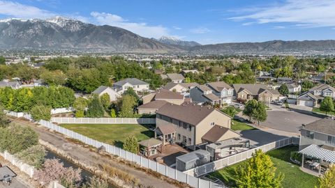 Tiny photo for 10498 S BROOKLYN VIEW LANE CIR W, South Jordan, UT 84095 (MLS # 2158275)
