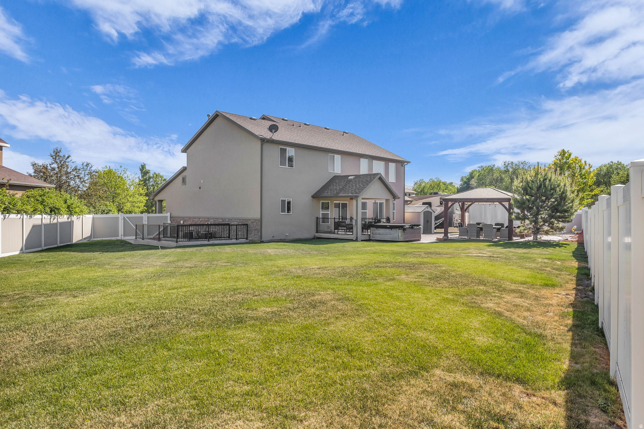MEADOWS - Residential