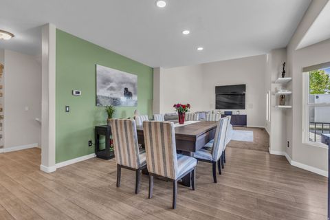 Tiny photo for 10498 S BROOKLYN VIEW LANE CIR W, South Jordan, UT 84095 (MLS # 2158275)