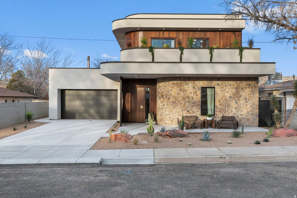 Photo of 380 S 500 E, Saint George, UT 84770 (MLS # 2137327)