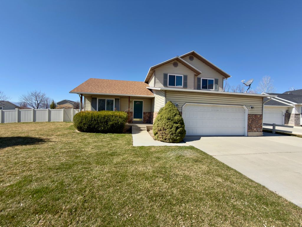 Photo of 827 N 960 W, Pleasant Grove, UT 84062 (MLS # 2141862)