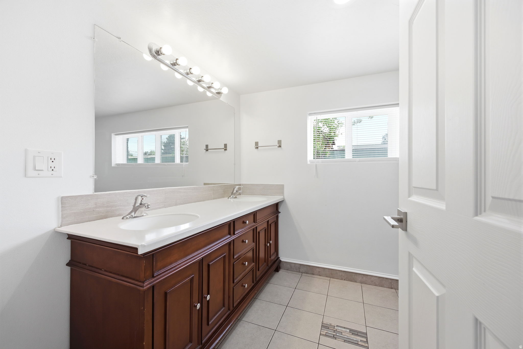 AUBURN GARDENS - Residential