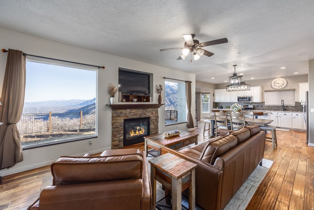 Photo of 1907 E ASPEN LEAF PL S, Draper, UT 84020 (MLS # 2143236)