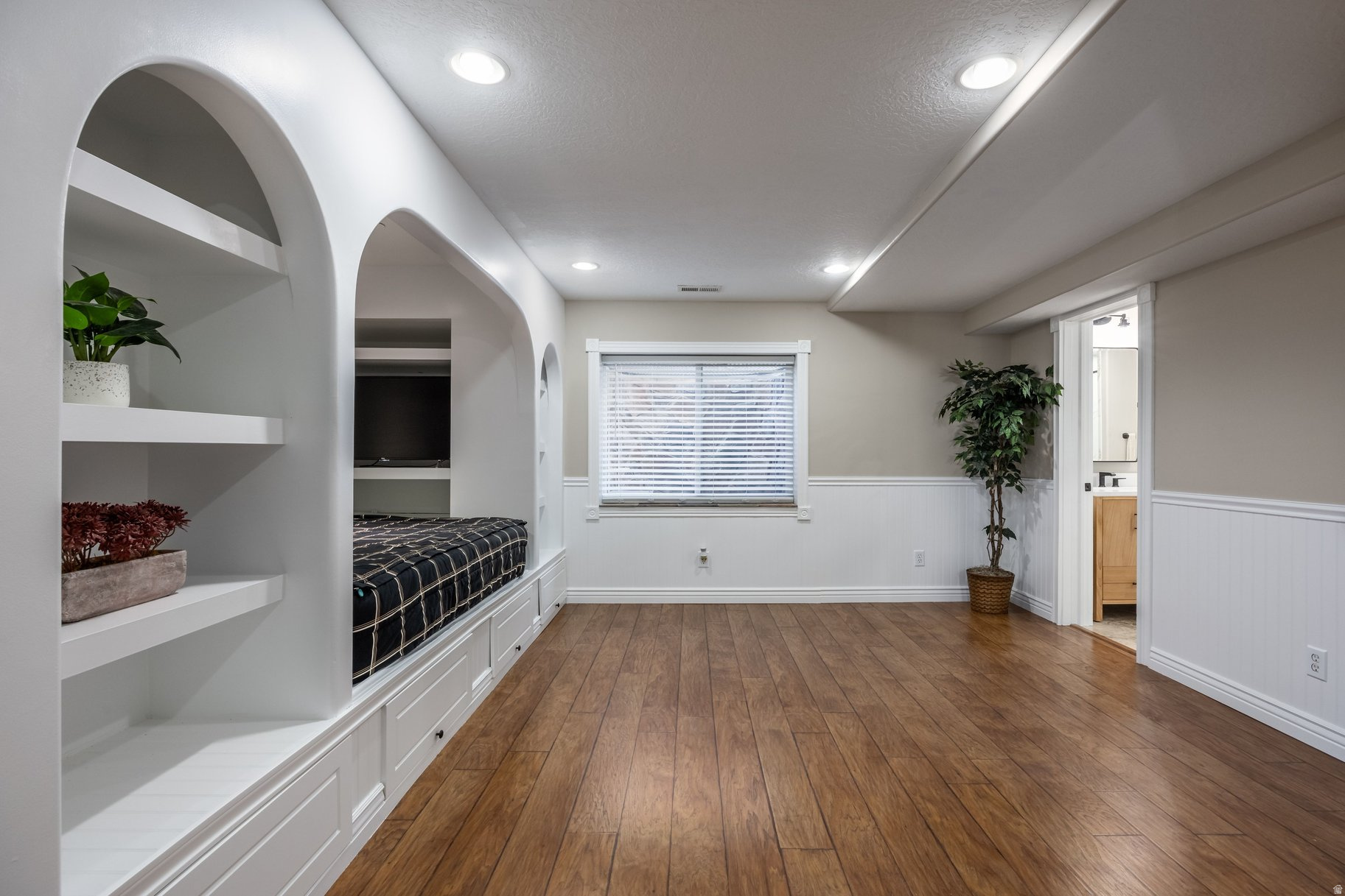 SUNCREST - Residential