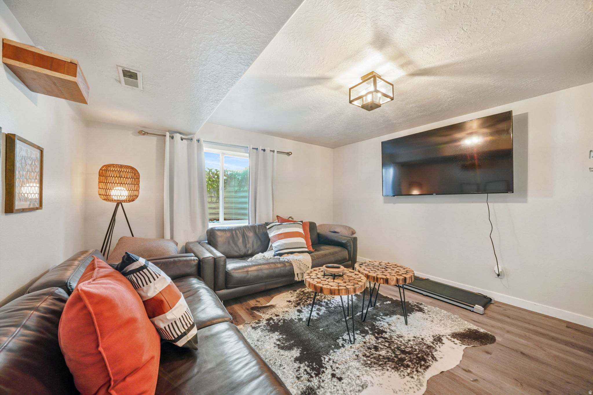 LANDMARK ESTATES - Residential