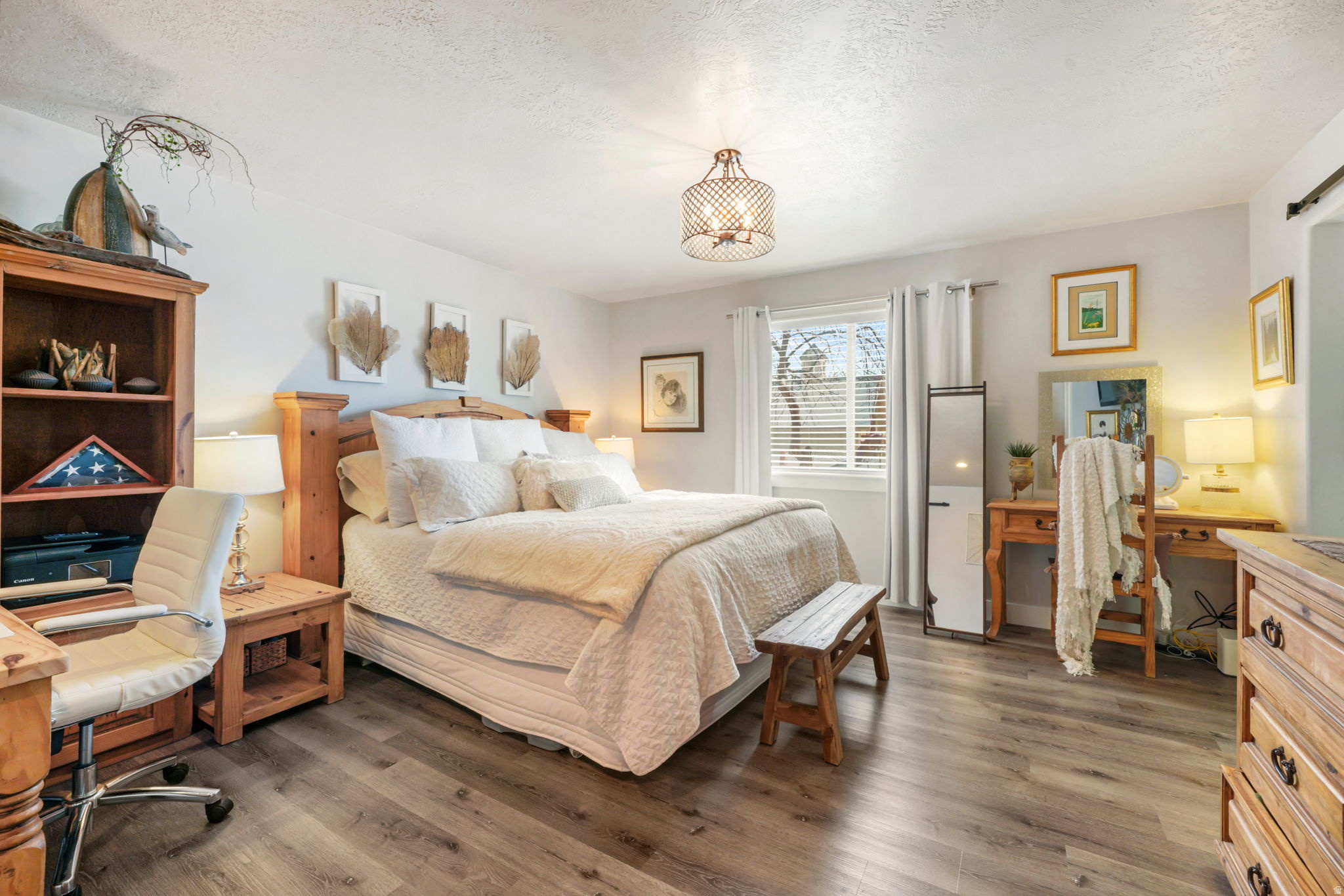 LANDMARK ESTATES - Residential