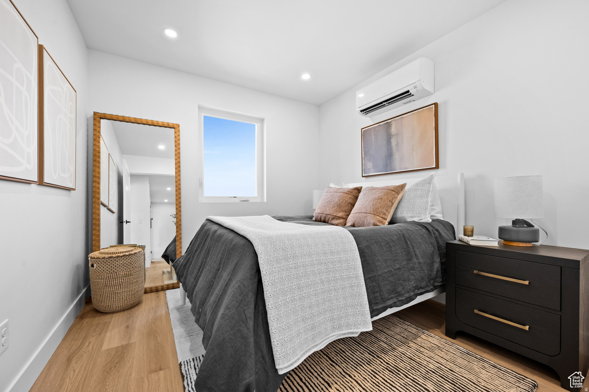 WOODLAND COMMONS - Residential