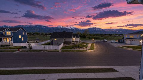Tiny photo for 1073 N TITAN DR, Lehi, UT 84043 (MLS # 2148724)