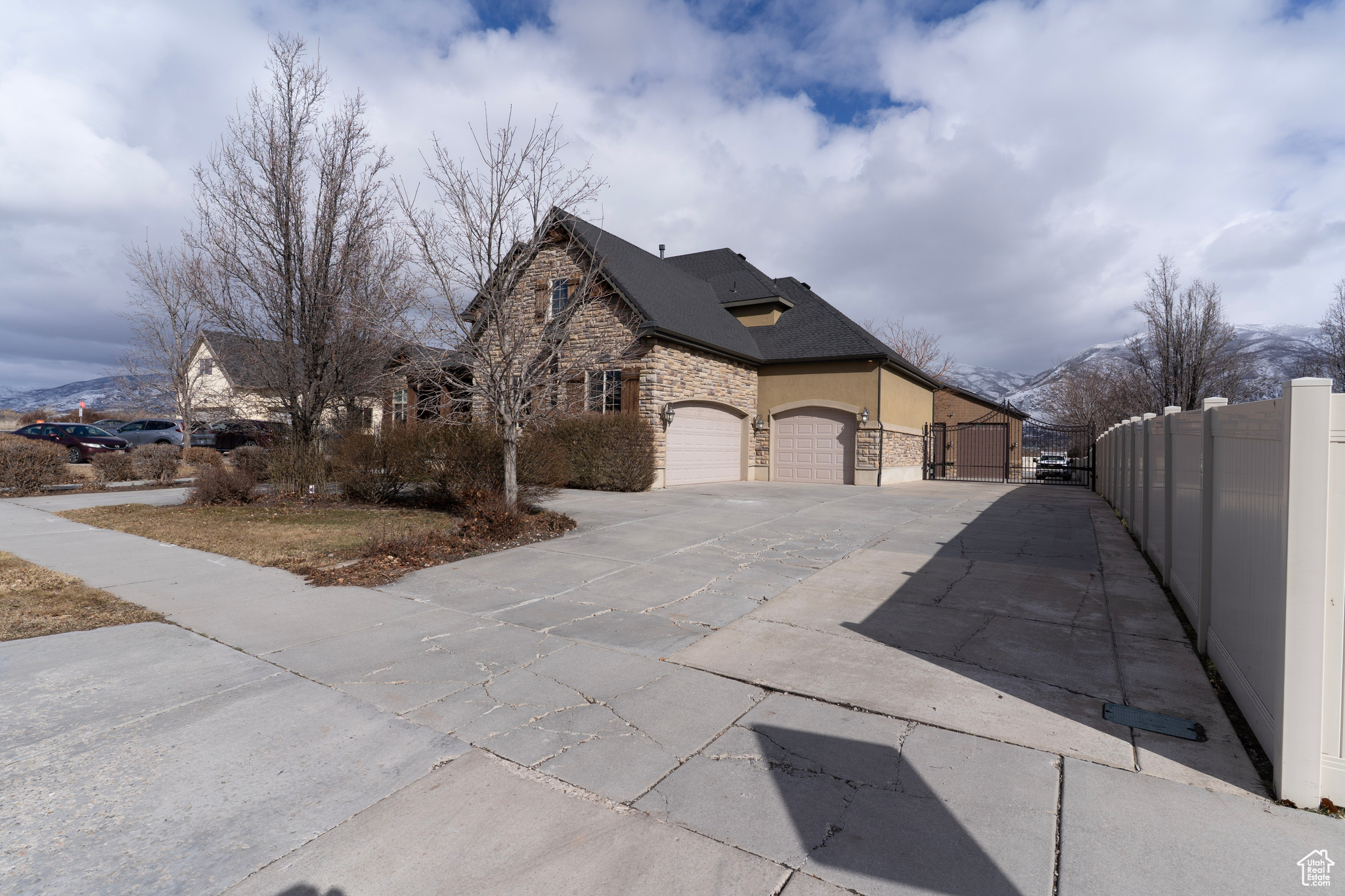 SPRING CREEK - Residential