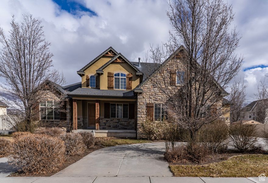 Centrally located close to Station Park, easy freeway access.  45'x45' detached fully finished shop.  Furniture, safes, storage containers, and all shop shelving are excluded but can be negotiated if buyers want.