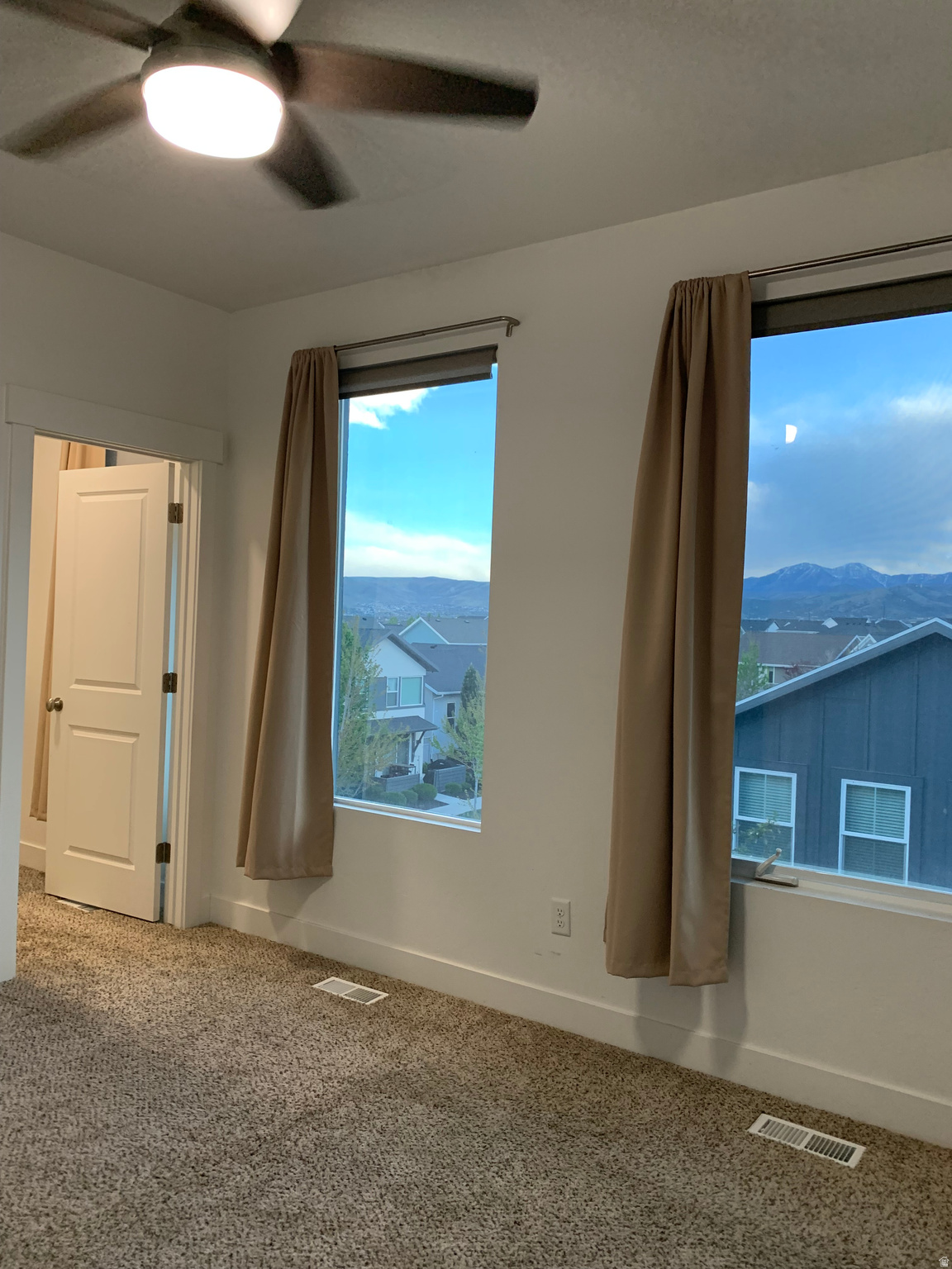 DAYBREAK - Residential