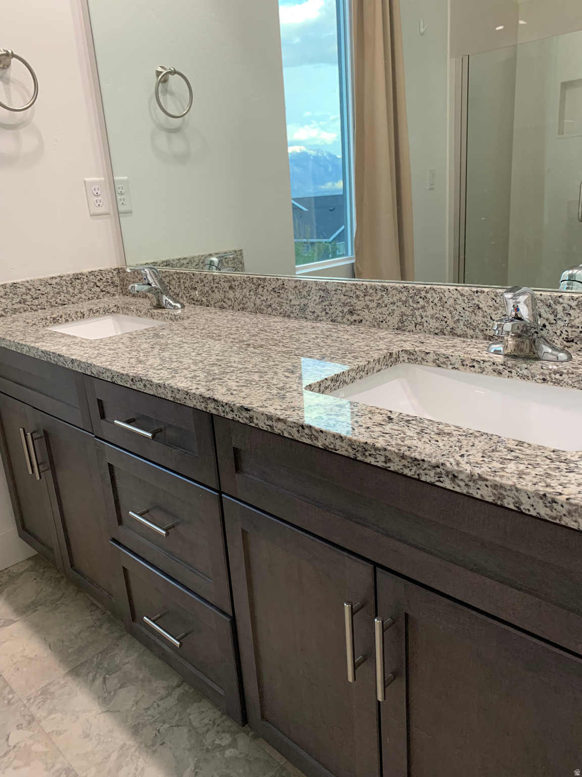 DAYBREAK - Residential