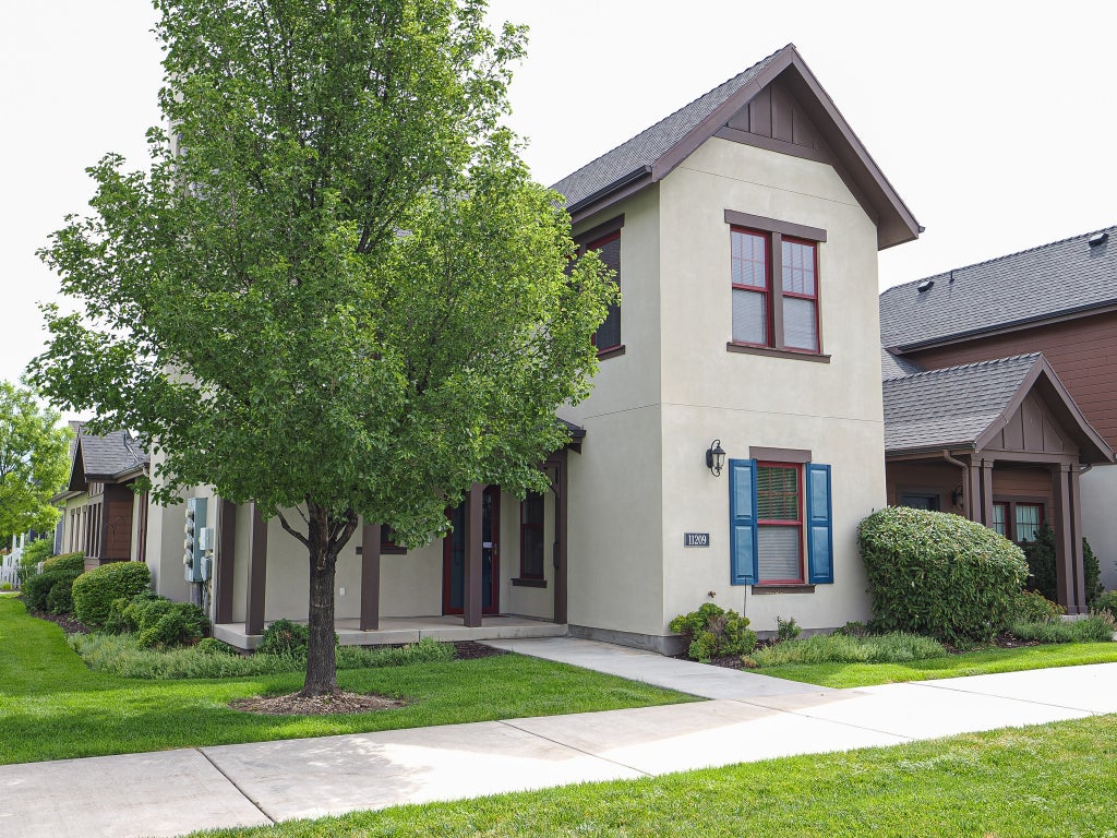 Photo of 11209 S OAKMOND RD, South Jordan, UT 84095 (MLS # 2175527)