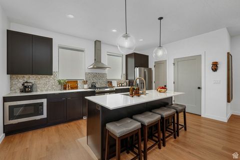 Tiny photo for 493 E ALICE Way, Layton, UT 84041 (MLS # 2116535)