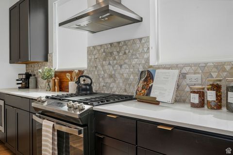 Tiny photo for 493 E ALICE Way, Layton, UT 84041 (MLS # 2116535)
