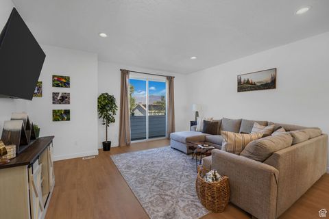 Tiny photo for 493 E ALICE Way, Layton, UT 84041 (MLS # 2116535)
